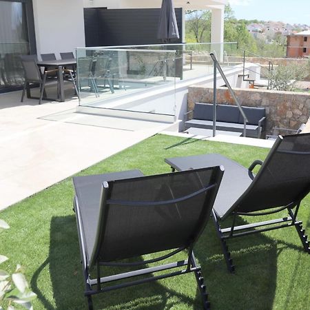 Brand New Apartment With Private Pool 奈维斯 外观 照片