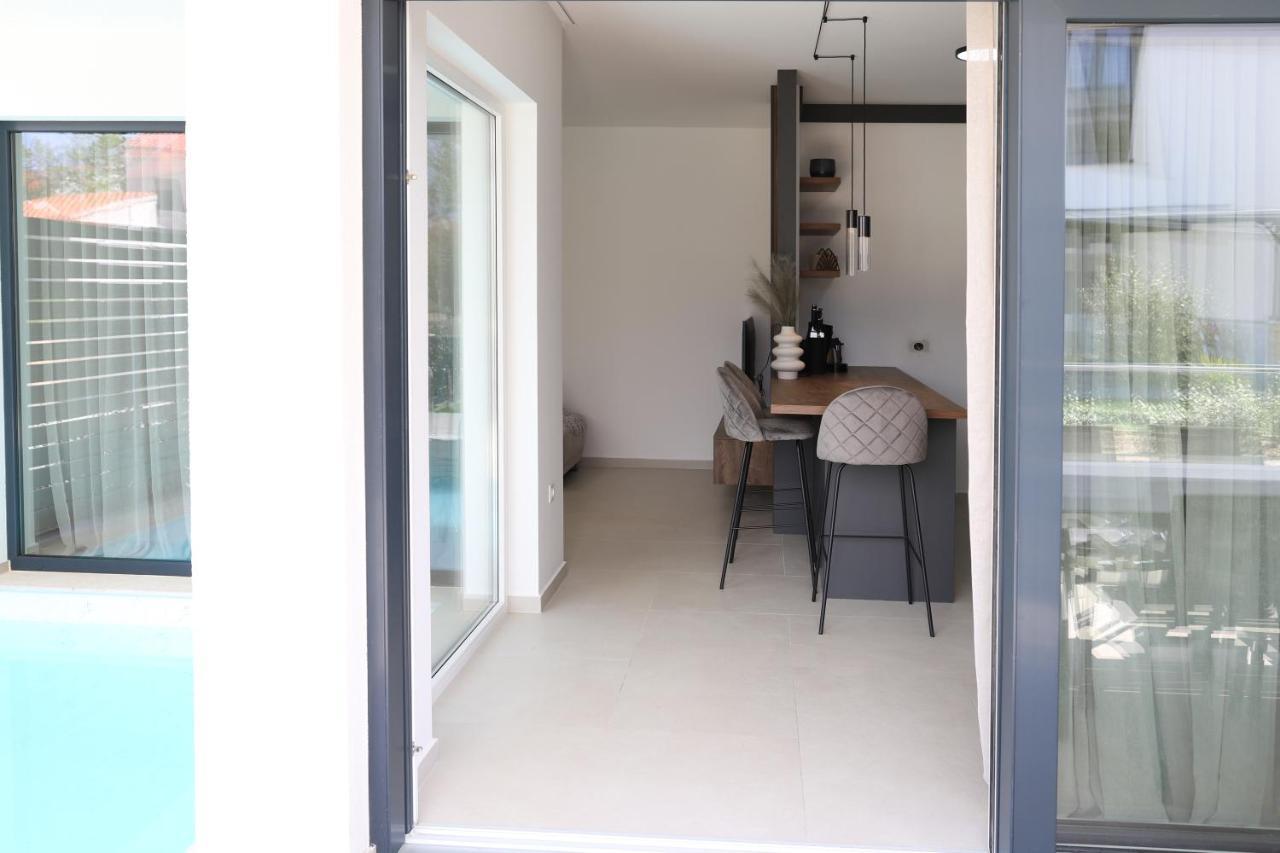 Brand New Apartment With Private Pool 奈维斯 外观 照片