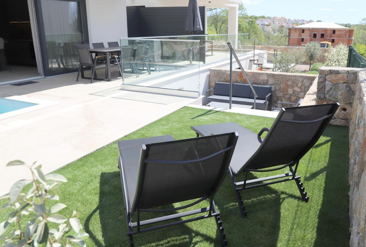 Brand New Apartment With Private Pool 奈维斯 外观 照片