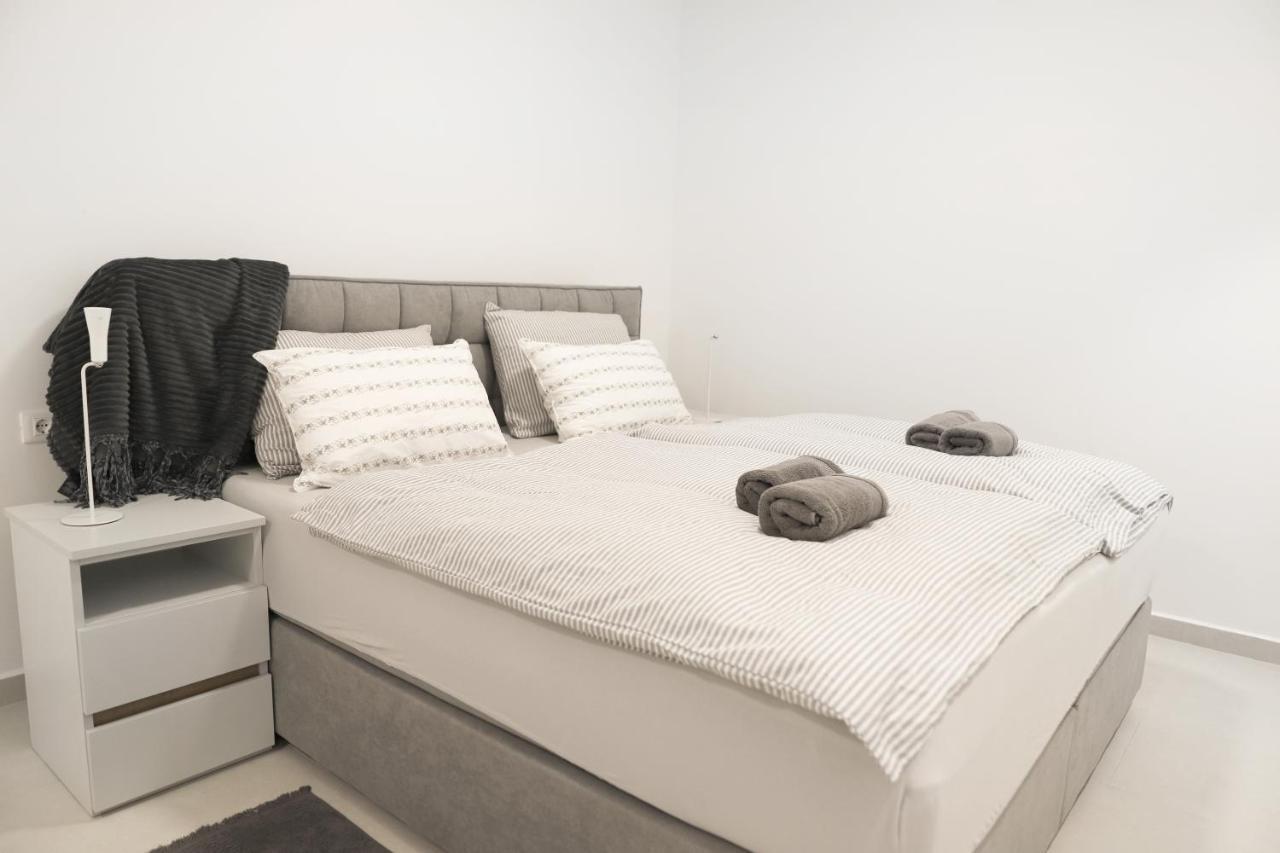 Brand New Apartment With Private Pool 奈维斯 外观 照片