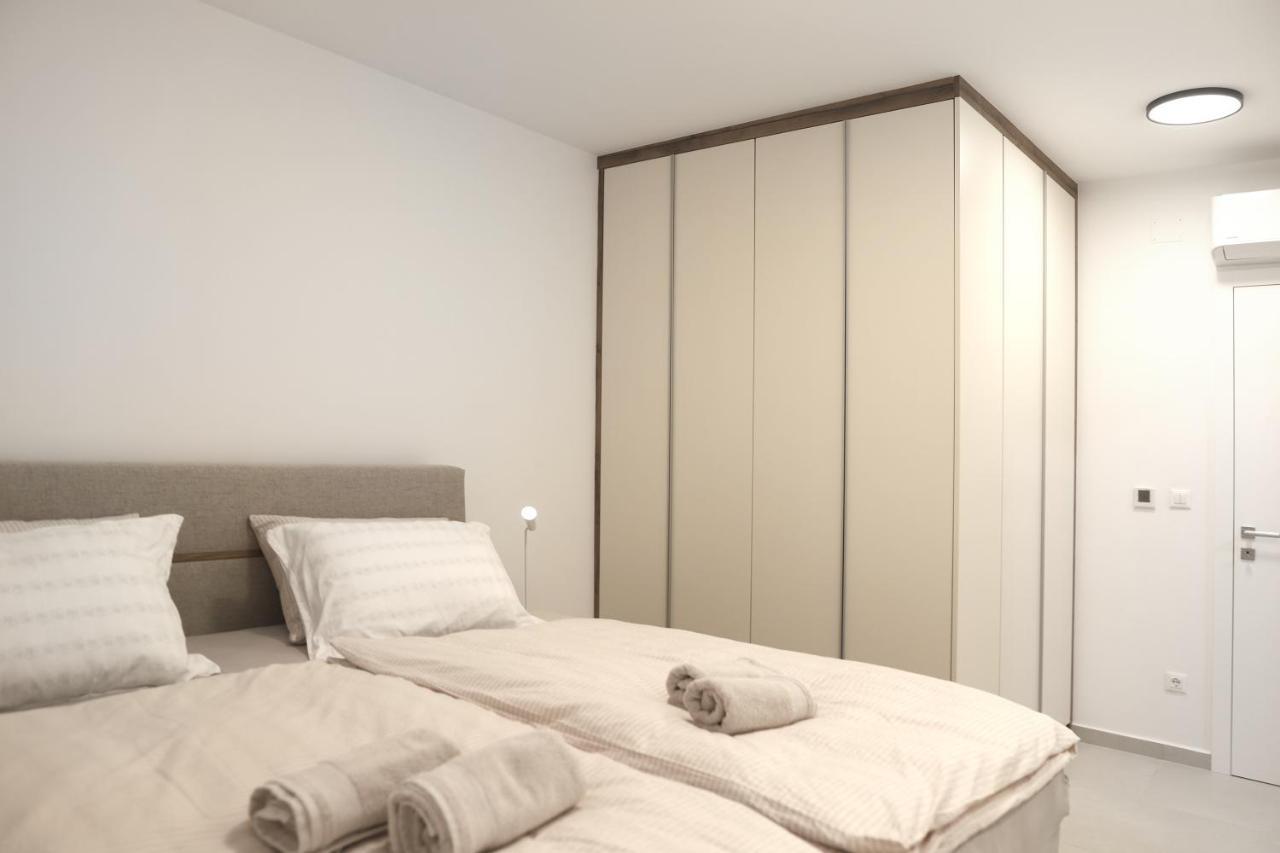 Brand New Apartment With Private Pool 奈维斯 外观 照片