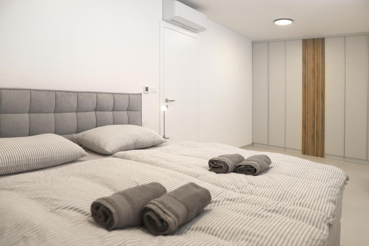 Brand New Apartment With Private Pool 奈维斯 外观 照片